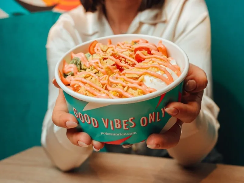 Il salmone Norwegian Seafood Council nel menu di Poke Sun-Rice